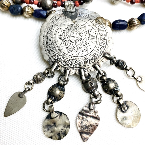 Double Strand BOHO India medallion pendant necklace - Picture 5 of 9